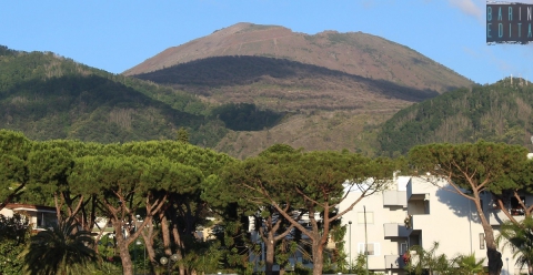 San Sebastiano, il paese distrutto tre volte dal Vesuvio: �Viviamo con l'ansia�